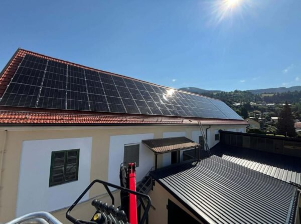 f6684100-fbdd-4fa4-a484-a571fc96096d (1)